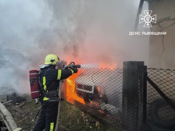 Рятувальники показали перші кадри наслідків масованих ударів по Львівщині – 04