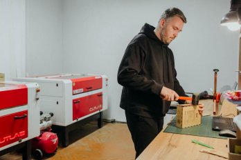 Подружжя зі Львівщини створює пазли "Гаррі Поттер" та "Гра престолів" для Warner Bros.