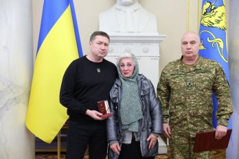 Родинам загиблих нацгвардійців зі Львівщини вручили ордени та медалі – 05