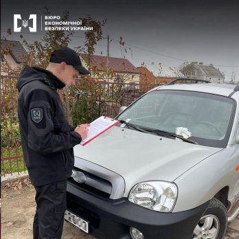 У Львові судитимуть 33-річного чоловіка за перепродаж авто завезених як гуманітарна допомога – 04