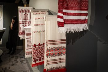 У ZAG представили унікальну виставку вишитих рушників родинами військових – 07