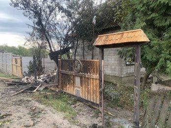 Уламки російської ракети знищили будинок відомого львівського художника – 02