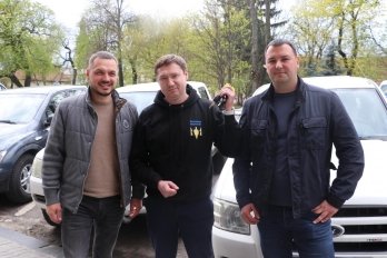 Львівська область передала військовослужбовцям ще чотири позашляховика – 01