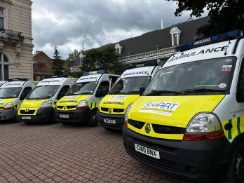 У Львові передали спецтранспорт для військових медиків на фронт