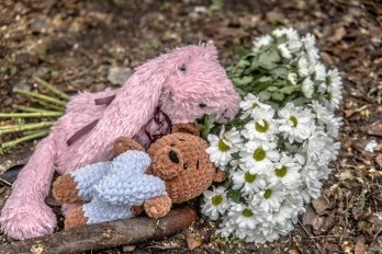 Кількість жертв від удару по багатоповерхівці у Дніпрі знову зросла: 11 людей ще не впізнали – 01