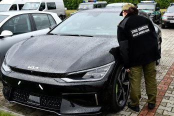 У двох пунктах пропуску на Львівщині польські прикордонники вилучили крадені авто – 02