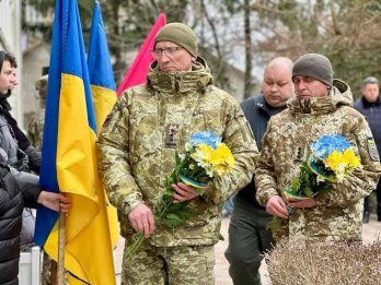 На Львівщині відкрили меморіальну дошку підполковнику, який підірвав себе під час боїв за Маріуполь