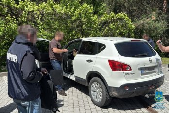 Лісничого на Львівщині викрили на схемі регулярних хабарів за продаж деревини – 02