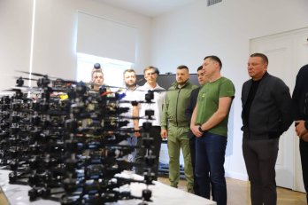 Зі Львівщини передали на фронт понад 200 FPV-дронів для військових – 01