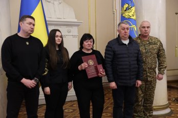 Родинам загиблих нацгвардійців зі Львівщини вручили ордени та медалі – 12