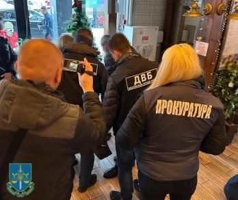 На Львівщині піймали 51-річного чоловіка, який за 4 тисячі доларів переправляв чоловіків за кордон – 02