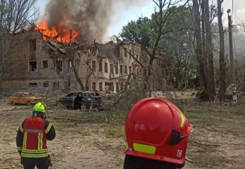 Пожежники працюють на місці Фото: Дніпропетровська ОВА