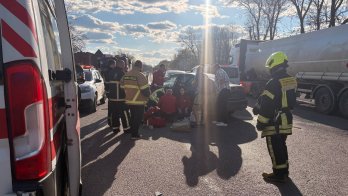 Священник, який став свідком ДТП біля Львова, встиг уділити розрішення водійці перед смертю – 02