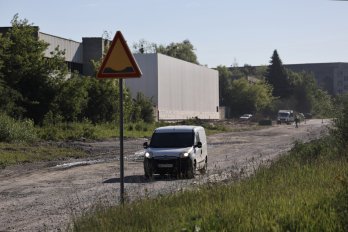Для облаштування нового виїзду на кільцеву дорогу у Львові на місяць закрили вулицю – 01