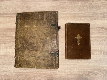 Кортики, багнети та релігійні книги: львівські митники передали артефакти до музеїв – 04