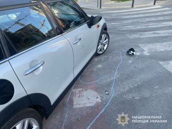 У Львові водійка MINI Cooper збила підлітка на велосипеді – 02