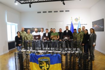 Зі Львівщини передали на фронт понад 200 FPV-дронів для військових – 03