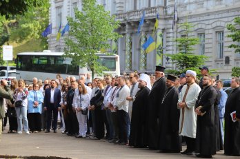 У Львові урочисто підняли Державний Прапор з нагоди Дня Конституції України – 02