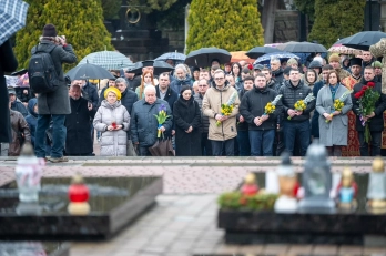 На Личаківському кладовищі вшанували героїв Небесної сотні – 04