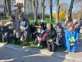 У Тернополі попрощалися з екснардепом Олегом Барною, який загинув на фронті – 04