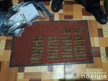 Поліцейські по всій Україні вручили 67 підозр за зберігання та збут зброї – 01