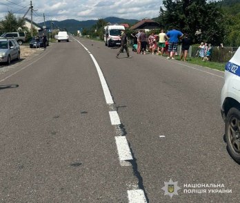 На Львівщині водій мікроавтобуса збив 9-річного хлопця на велосипеді – 01