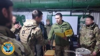 Глава ГУР МО Буданов відвідав позиції українських військових у Бахмуті  – 01