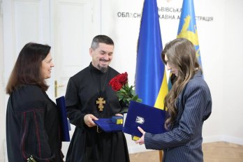 Волонтери Львівщини отримали відзнаки Президента «Золоте серце» – 01