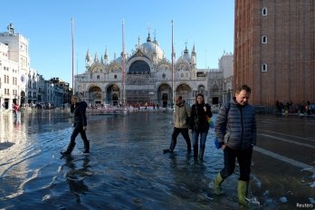 Як живе Венеція у період підйому води (фото) – 01