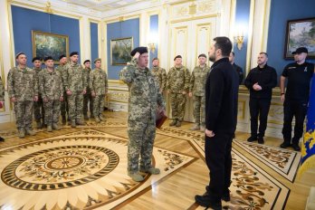 На фото вручення нагороди