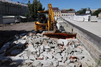 У Львові розпочали демонтаж кіосків на території "Добробуту" – 01