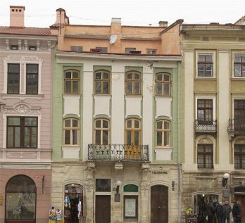 Власник кам’яниці на площі Ринок заплатить 170 тис.грн за руйнування пам’ятки – 02