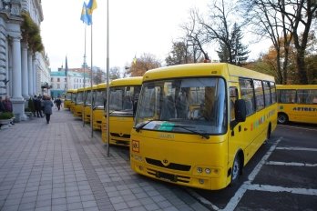 Львівщина закупила 126 шкільних автобусів на понад 300 млн грн – 01