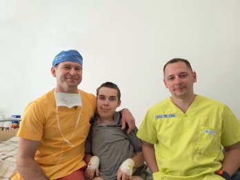 Марк Диржка — спінальний хірург Пресвітеріанської лікарні Нью-Йорка, яка неодноразово потрапляла до рейтингу найкращих медичних установ США та світу