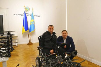 На благодійному аукціоні зібрали понад 28 млн грн на закупівлю дронів та протезування воїна з Львівщини – 01