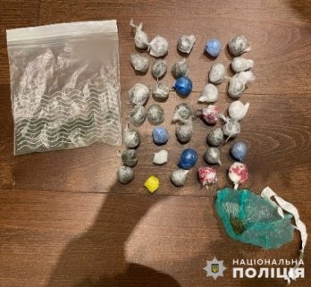 У Львові затримали групу дилерів за розповсюдження важких наркотиків – 04