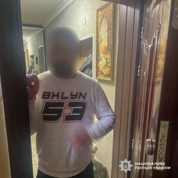 Трьох мешканців Львівщини викрили на торгівлі автоматами Калашникова – 04