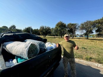 Волонтерки з Буська виготовили для захисників 400 маскувальних сіток – 04