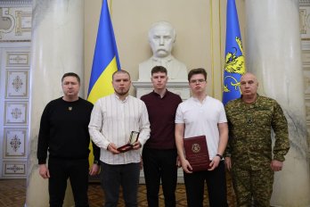 Родинам загиблих нацгвардійців зі Львівщини вручили ордени та медалі – 09