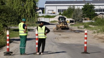 Для облаштування нового виїзду на кільцеву дорогу у Львові на місяць закрили вулицю – 03