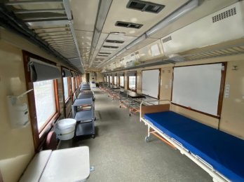 В Україні почав курсувати евакуаційний медичний потяг – 01
