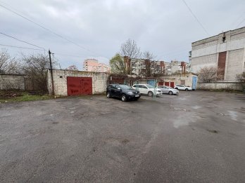 Землю під готелем у Львові хочуть перевести під житлову забудову – 03