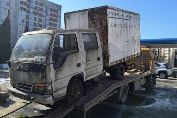 5 авто, що роками стояли без руху, евакуювали з вулиць Львова цього тижня – 05