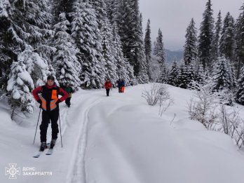 Троє туристів зі Львівщини заблукали у горах на Закарпатті – 05