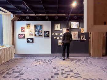 «Лови момент»: виставка пам’яті 14-річної художниці Юлії Триндей у галерії ZAG   – 04