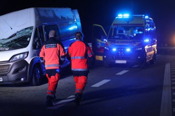 На кордоні з Польщею розбився автобус львівського перевізника: загинули дві людини – 04