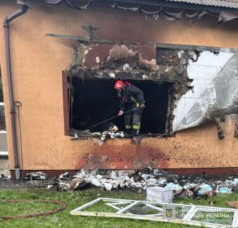 У Брюховичах горить пансіонат для літніх людей – 01