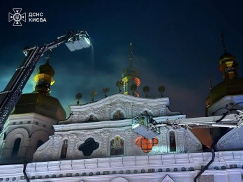 Через влучання російського шахеда Києво-Печерську лавру тимчасово закрили для відвідувачів – 02