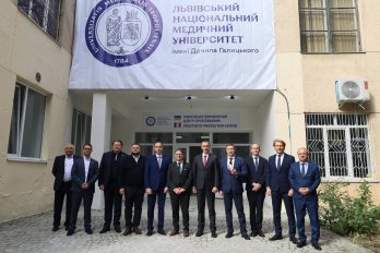 У Львові відкрили один з найбільших в Україні центрів 3D‑протезування – 09