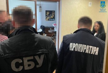 Адвокатка та посадовець міськради на Львівщині вимагали 6700 доларів за вплив на суд